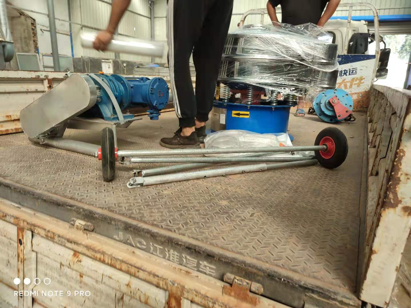 新鄉智拓機械旋振篩螺旋輸送發貨